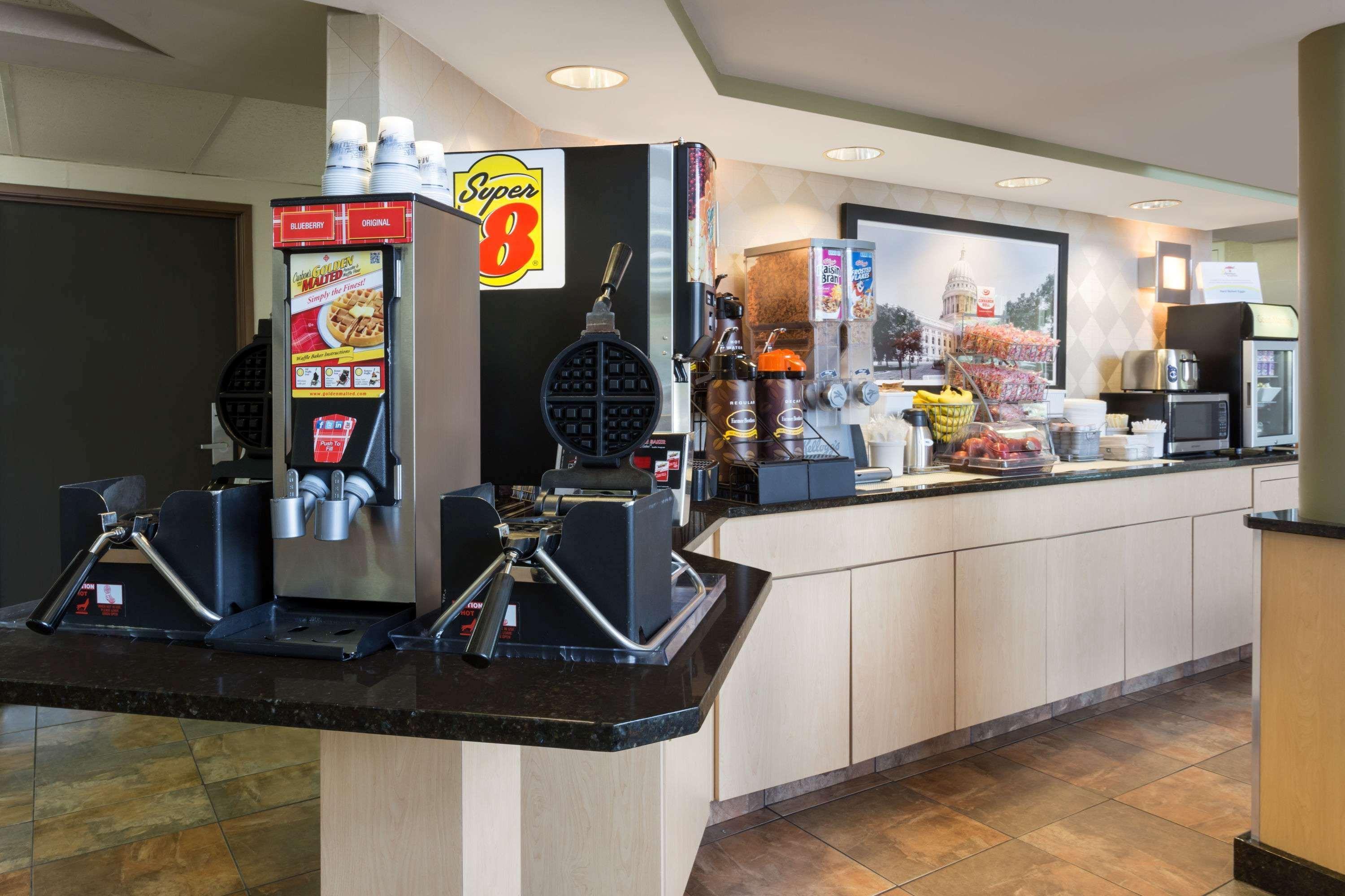 Motel Super 8 By Wyndham Madison South Exteriér fotografie